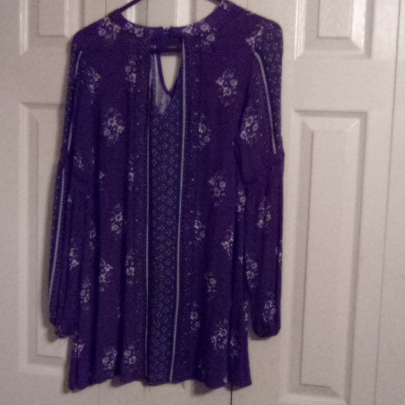 Short dress like new. - Picture 3 of 3